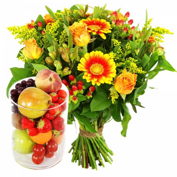 Glazen vaas gevuld met fruit en boeket bloemen