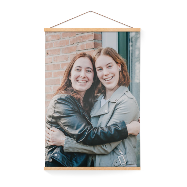 Gepersonaliseerde poster met houten posterhanger 40x50