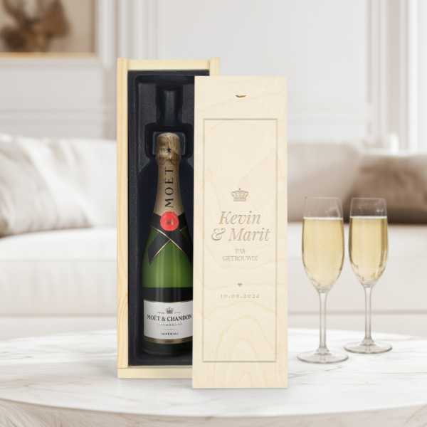 Champagne in gegraveerde kist - Moët & Chandon (375ml)