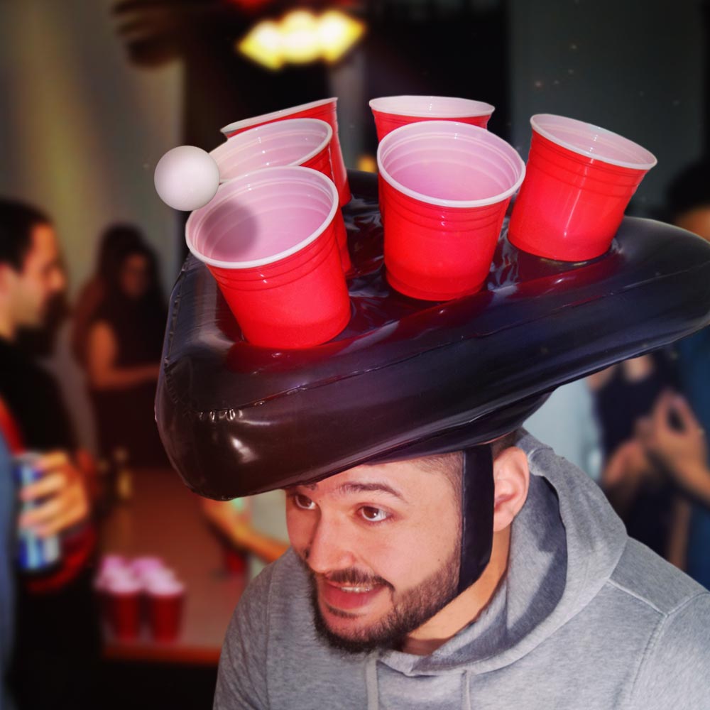 Beer Pong Hoed - Opblaasbaar - Inclusief Bekers & Ballen - Feestspel 1 Beer Pong Hoed - Opblaasbaar - Inclusief Bekers & Ballen - Feestspel