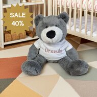 Knuffel Beer Vic Grey met naam op shirtje 1 Knuffel Beer Vic Grey met naam op shirtje