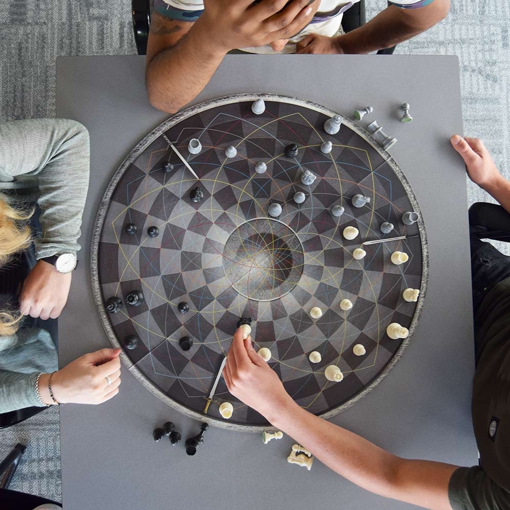 Schaakbord XL voor 3 Personen - Chess for Three 1 Schaakbord XL voor 3 Personen - Chess for Three