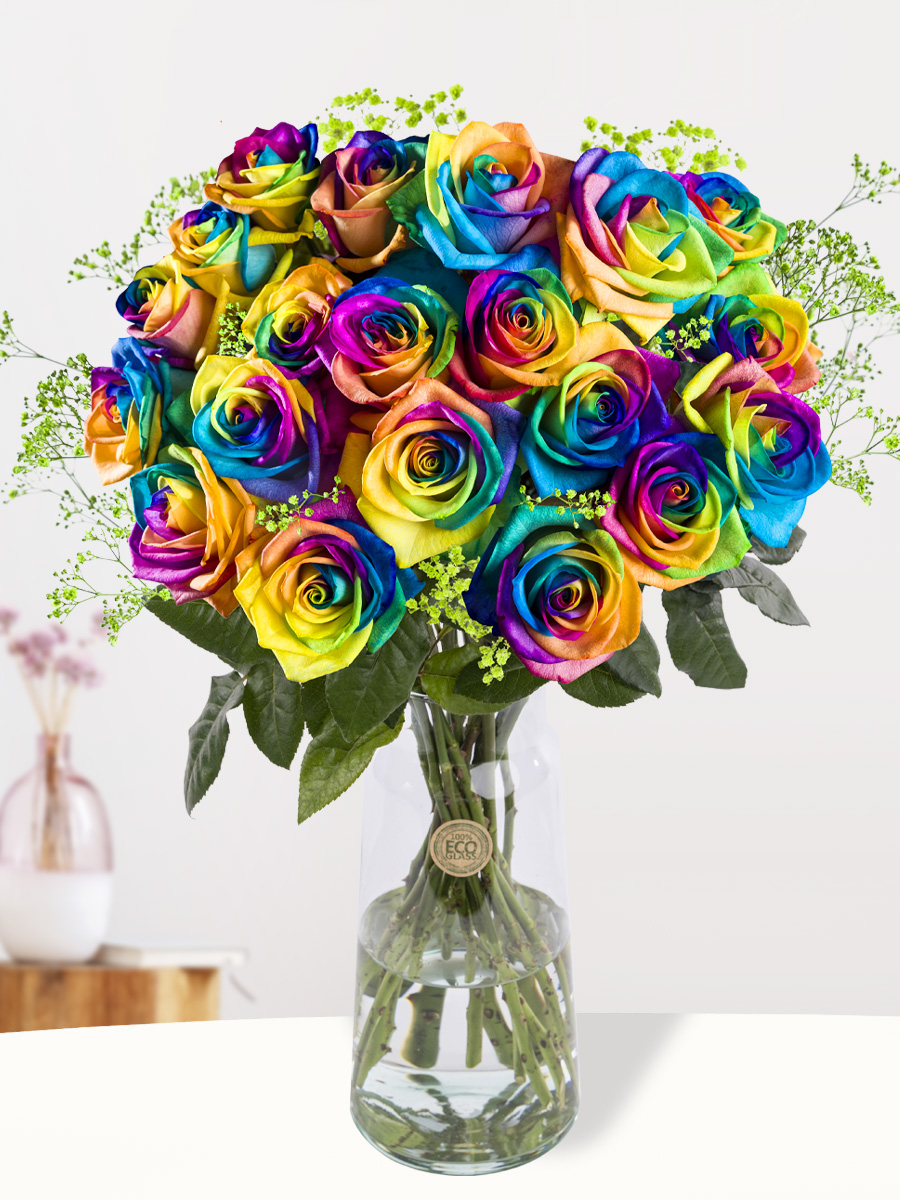 Regenboog rozen met groen gipskruid 1 Regenboog rozen met groen gipskruid