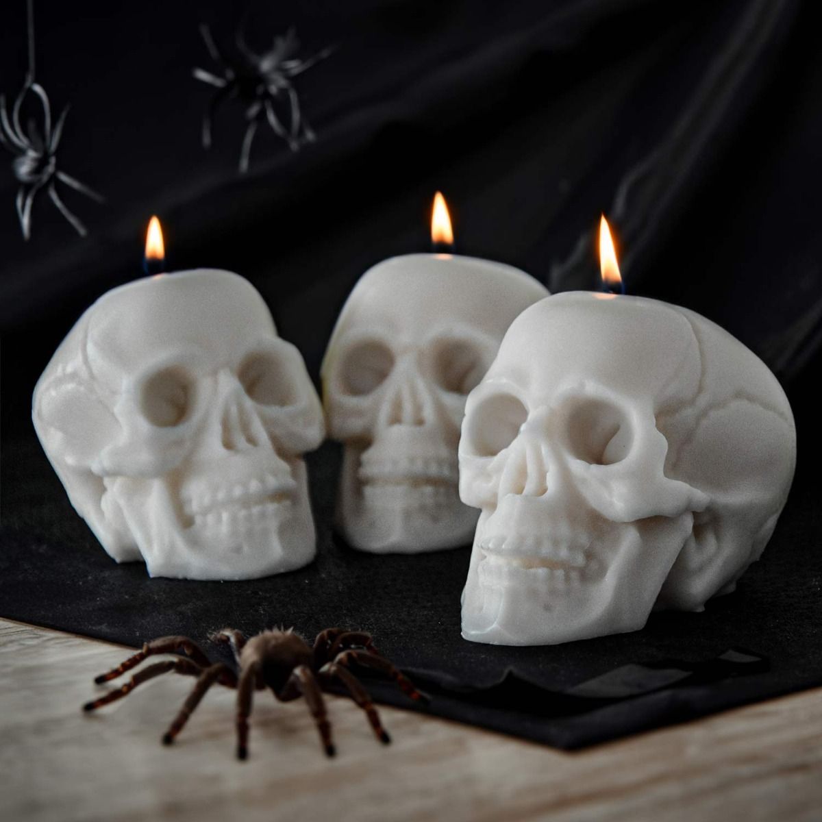 Doodshoofd Kaarsen Set 3 Stuks - Wit - 8x10,5cm 1 Doodshoofd Kaarsen Set 3 Stuks - Wit - 8x10,5cm
