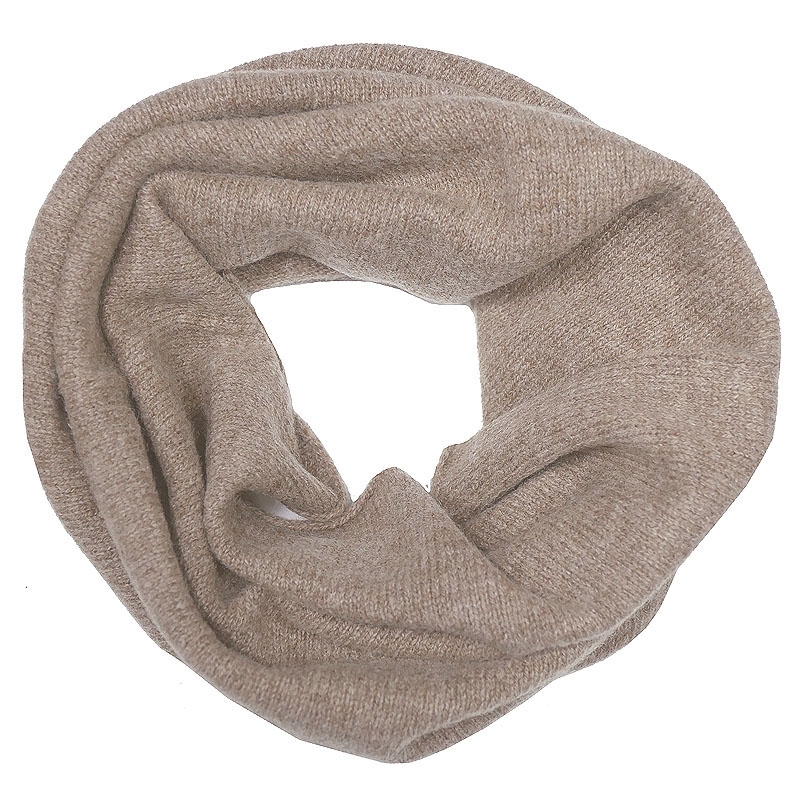 Stone Valley Luxe Dunne Kasjmieren Colsjaal in Khaki 1 Stone Valley Luxe Dunne Kasjmieren Colsjaal in Khaki