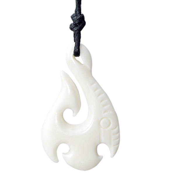 Tribal Bone kettinghanger Maori Fishhook White 1 Tribal Bone kettinghanger Maori Fishhook White