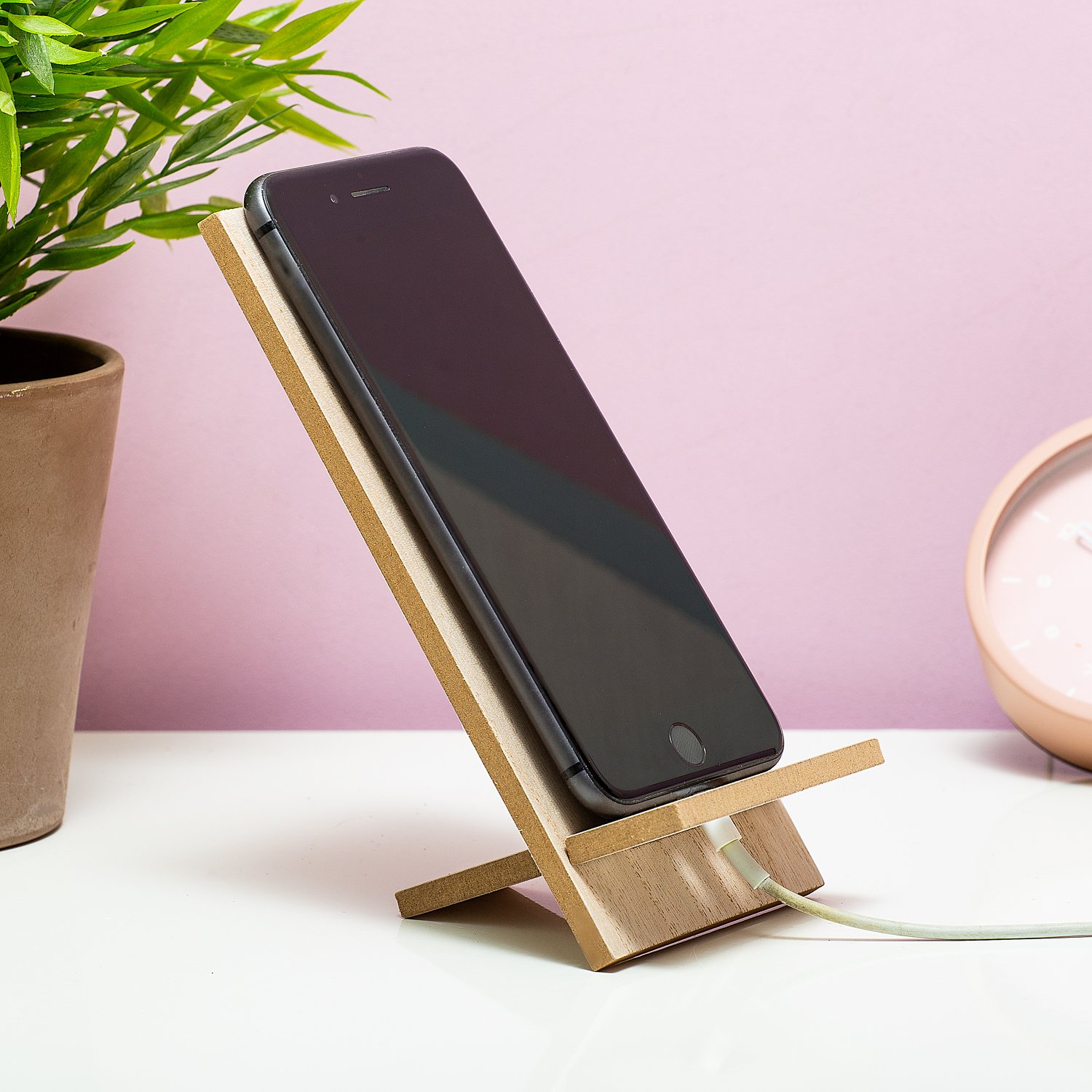 Houten telefoonhouder 1 Houten telefoonhouder