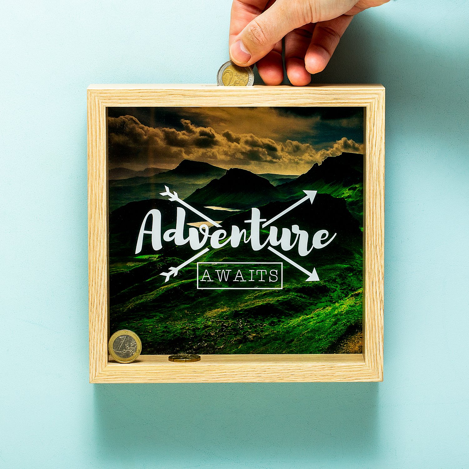 Houten spaarpot - Adventure Awaits 1 Houten spaarpot - Adventure Awaits