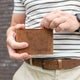 Cadeauset met riem en gegraveerde portemonnee - Bruin