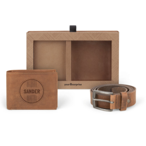 Cadeauset met riem en gegraveerde portemonnee - Bruin