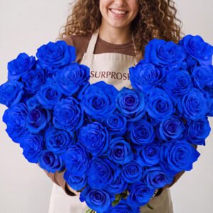 Boeket blauwe rozen in hartvorm
