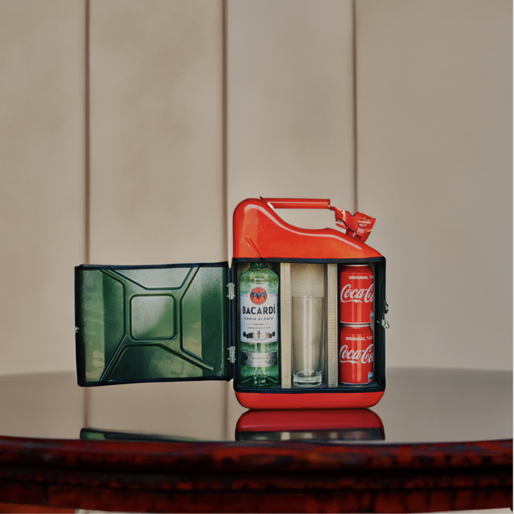 Jerrycan Bacardi Giftset - Rood - Perfect als cadeau - Origineel en Praktisch - Bacardi Giftset 1 Jerrycan Bacardi Giftset - Rood - Perfect als cadeau - Origineel en Praktisch - Bacardi Giftset