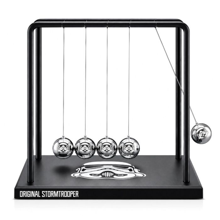 Stormtrooper Newton's Cradle - 19.5 x 12 x 15 cm 1 Stormtrooper Newton's Cradle - 19.5 x 12 x 15 cm