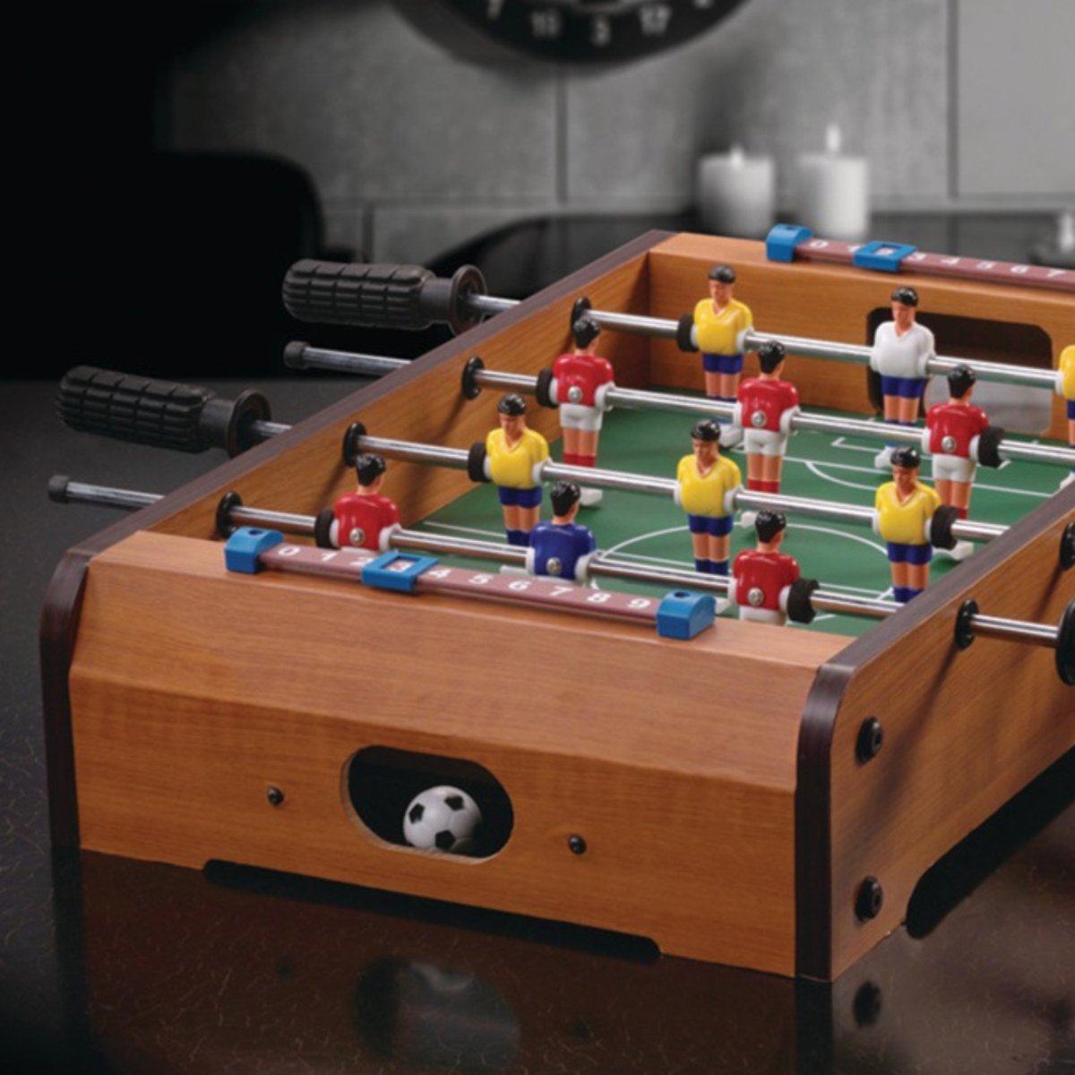 Mini Voetbaltafel - Hout - 51 x 31 cm - Compact Tafelvoetbal 1 Mini Voetbaltafel - Hout - 51 x 31 cm - Compact Tafelvoetbal