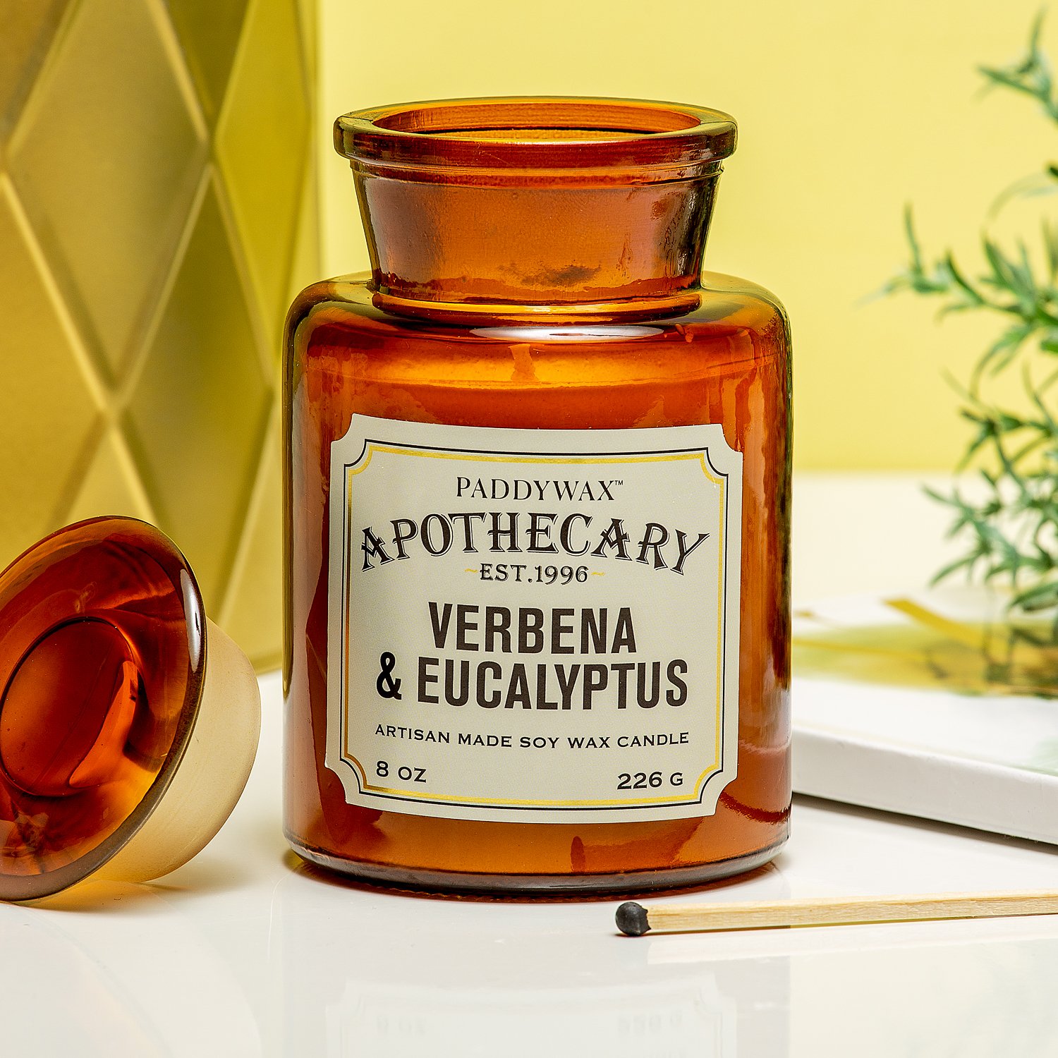 Apothecary geurkaars - Verbena & eucalyptus 1 Apothecary geurkaars - Verbena & eucalyptus